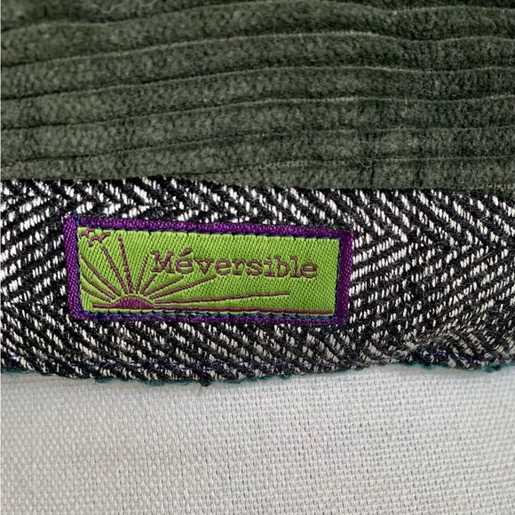 Beautiful reversable fall Cap - Picture 5 of 6